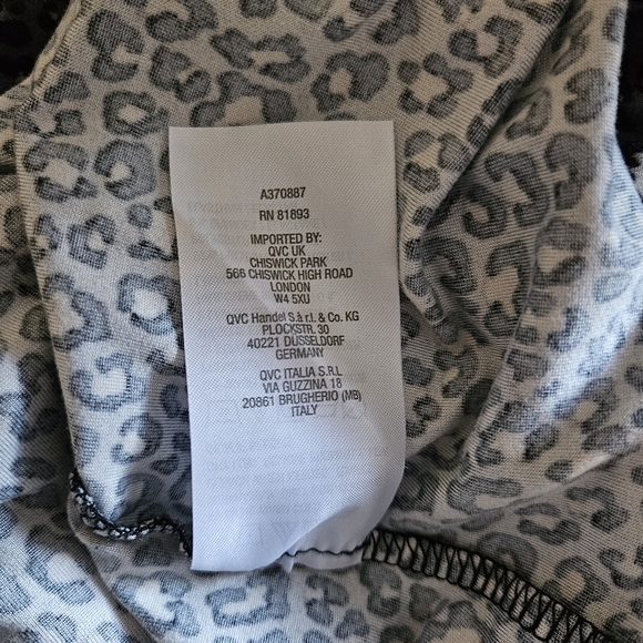 Susan Graver Grey Cheetah Print Top - Picture 7 of 8